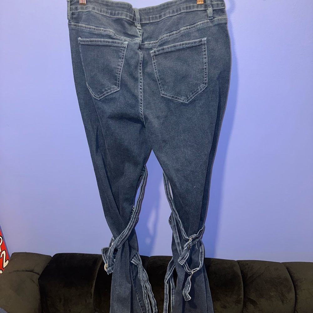 Stylish Blue Denim Crop Jacket and High-Waist Jeans Set - Picture 7 of 9